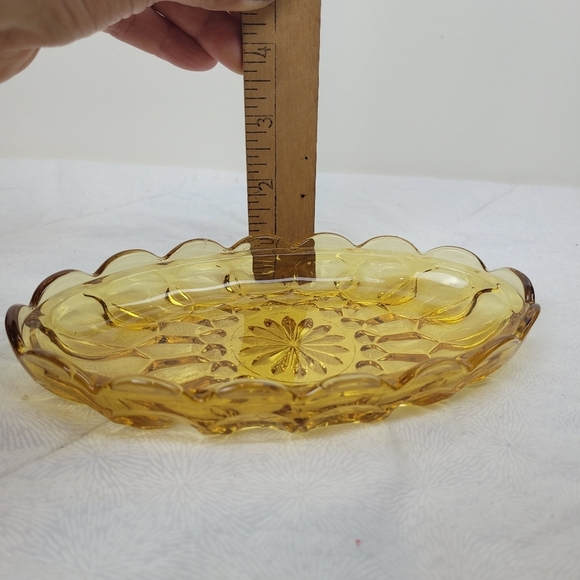 Vintage Amber Shallow Glass Serving Bowl Trinket Dish 4 x 7 x 1 1/4 home decor - Picture 4 of 5